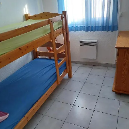 公寓 Les Elmes 3 *